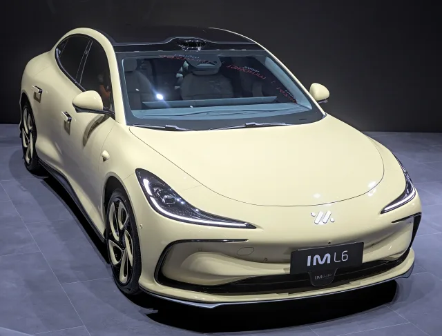 IM Motors L6 ліфтбек — 6