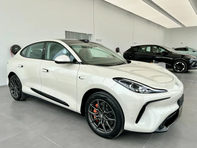 IM Motors LS6 кросовер — 3