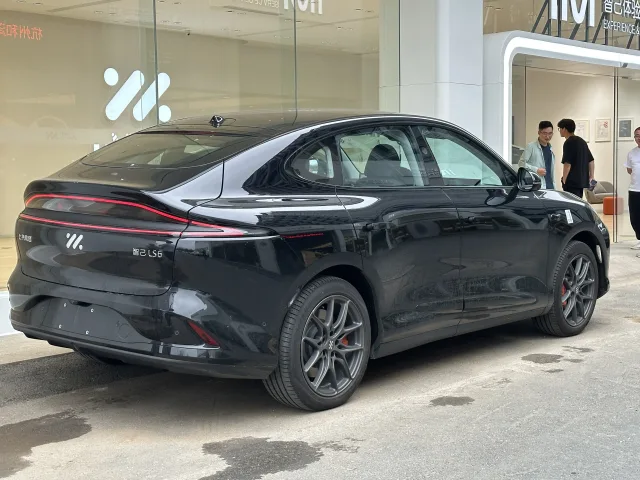 IM Motors LS6 кросовер — 5