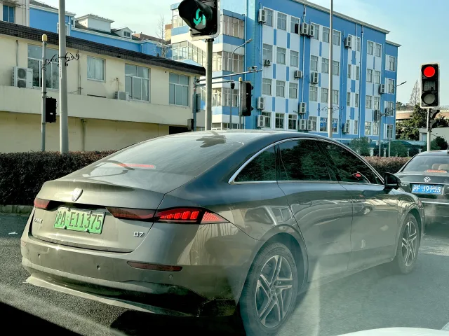 Roewe D7 седан — 6