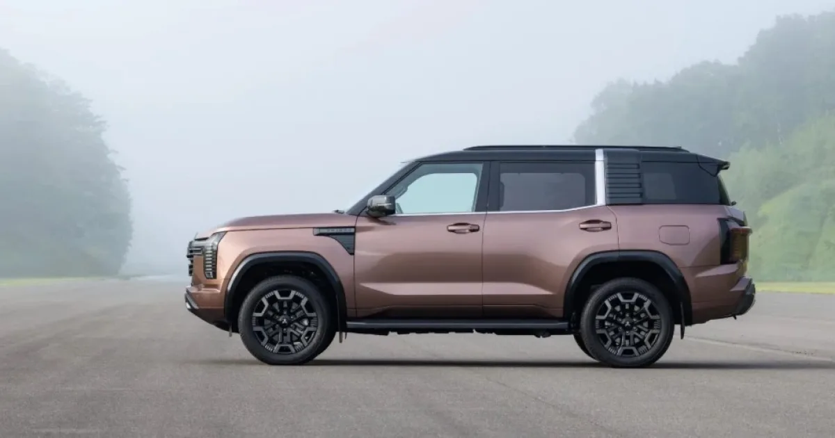 Mitsubishi Pajero 2.jpg