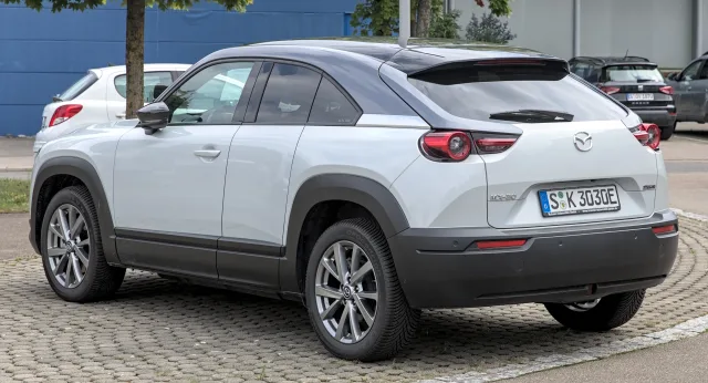 Mazda MX-30 (Мазда МХ-30) кросовер — 2