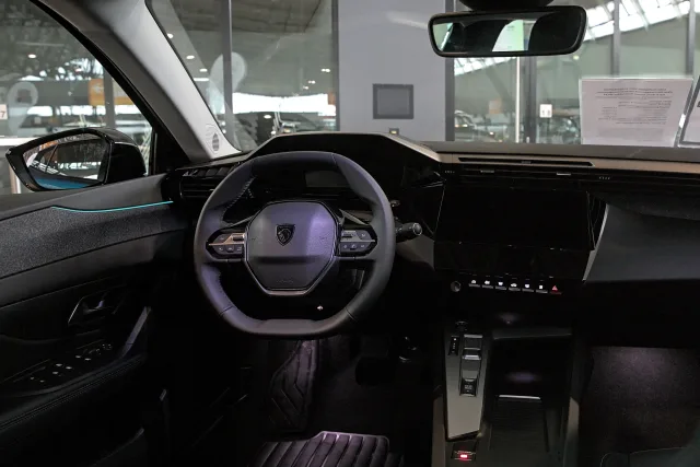 Peugeot 408 (кросовер) (Пежо 408) ліфтбек