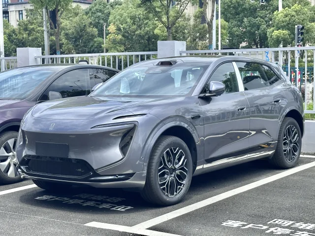 Avatr 07 EV AWD — 4