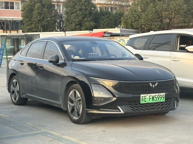 Wuling Xingguang EV 510 — 3