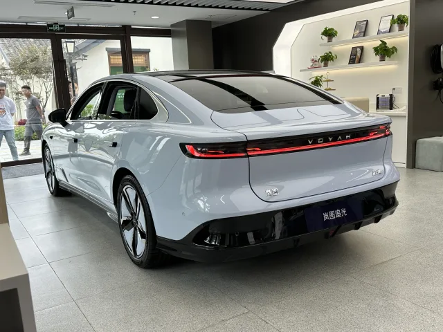 Voyah Passion EV AWD — 2