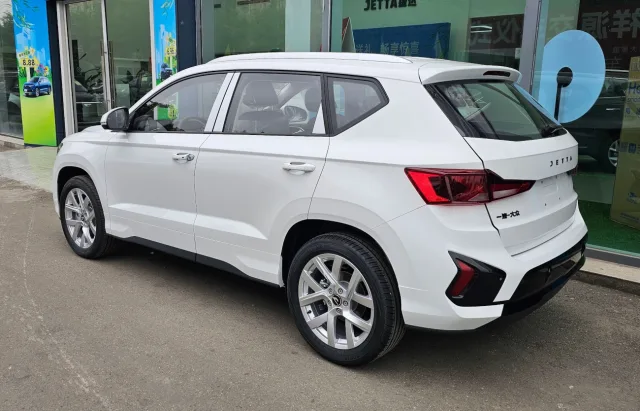 Jetta VS5 crossover — 5