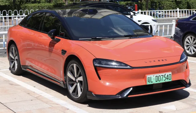 Luxeed S7 sedan