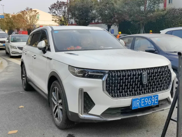 Bestune T99 crossover