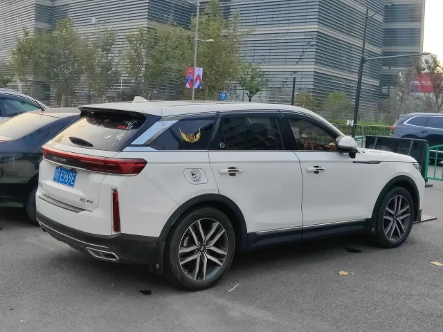 Bestune T99 crossover — 2