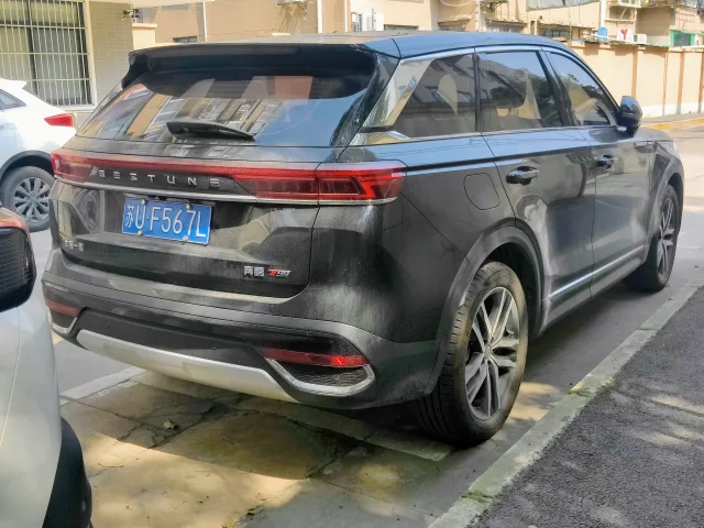 Bestune T99 crossover — 5