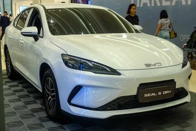 BYD Seal 05 DM-i седан — 3