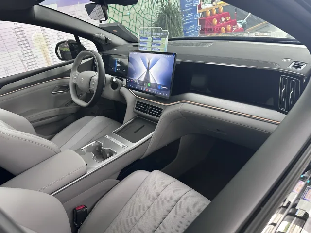 BYD Song Ultra crossover — 3