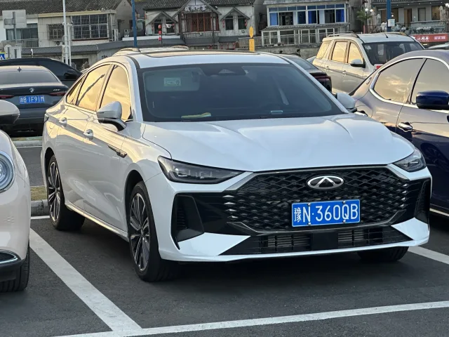 Chery Arrizo 8 седан — 3