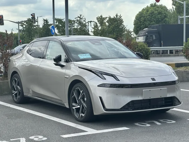 Lynk & Co 07 EM-P — 2