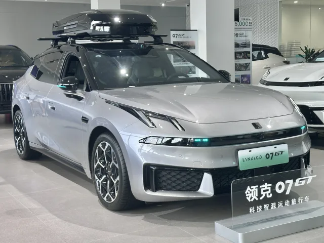 Lynk & Co 07 EM-P — 5