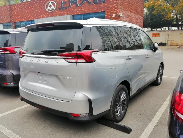 Maxus G50 minivan — 5