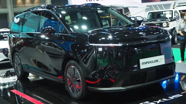 Maxus G70 minivan — 2