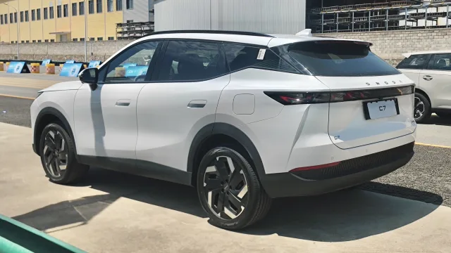 Omoda C7 SHS — 3