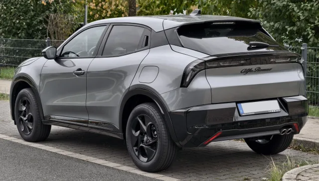 Alfa Romeo Junior кросовер — 3