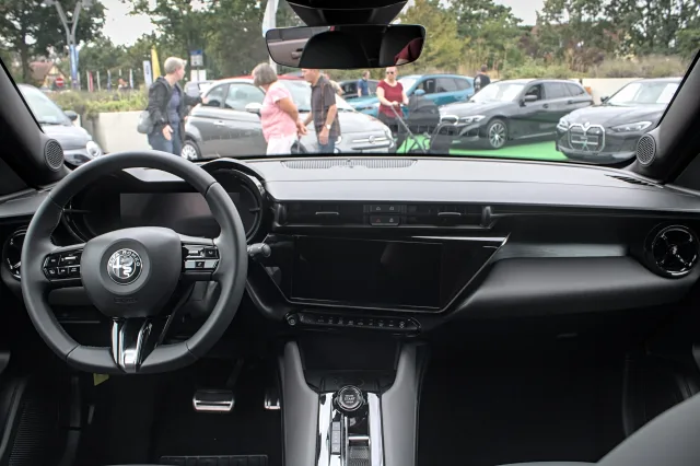 Alfa Romeo Junior кросовер — 4