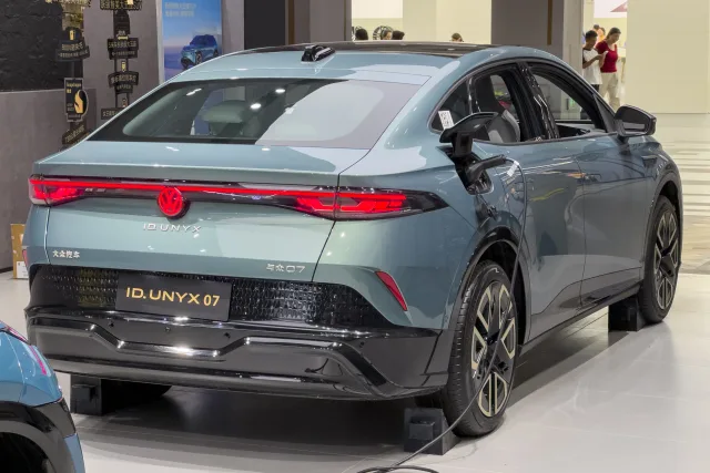 Volkswagen ID. Unyx 07 ліфтбек — 2