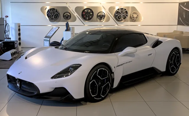Maserati MC20 купе — 6
