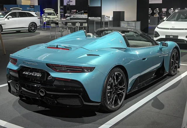 Maserati MC20 купе — 7