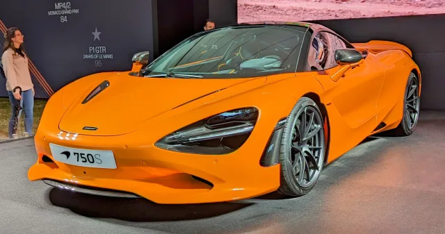 McLaren 720S coupe — 3