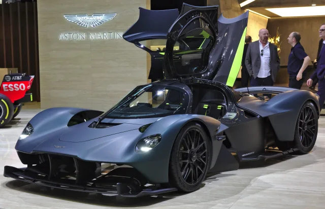 Aston Martin Valkyrie купе — 7