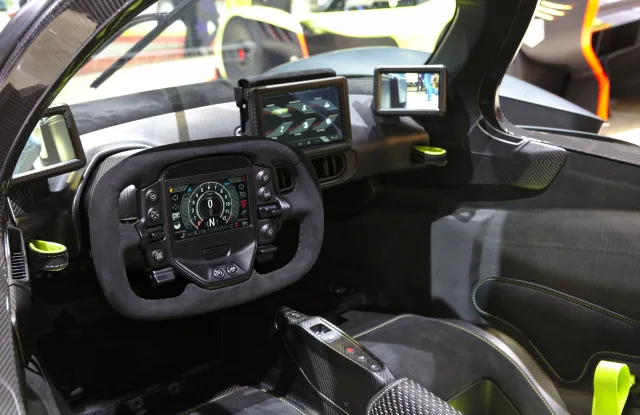 Aston Martin Valkyrie купе — 8