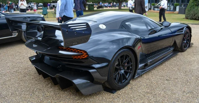 Aston Martin Vulcan купе — 2