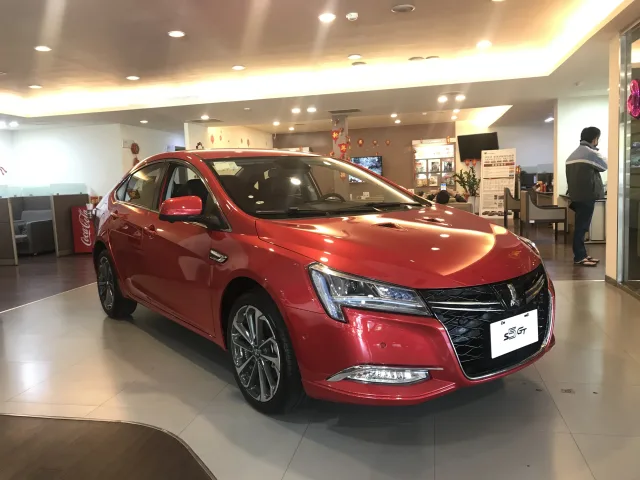 Luxgen S5 sedan — 2