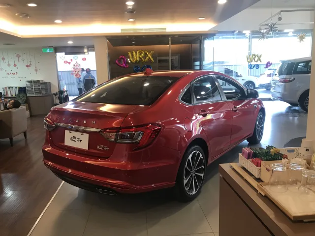Luxgen S5 sedan — 3