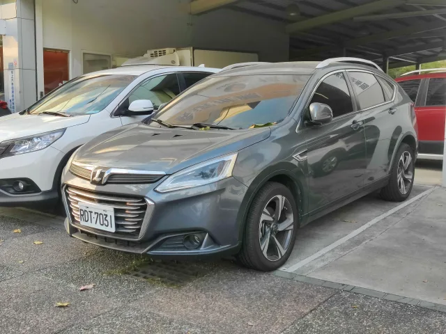 Luxgen U6 crossover — 5