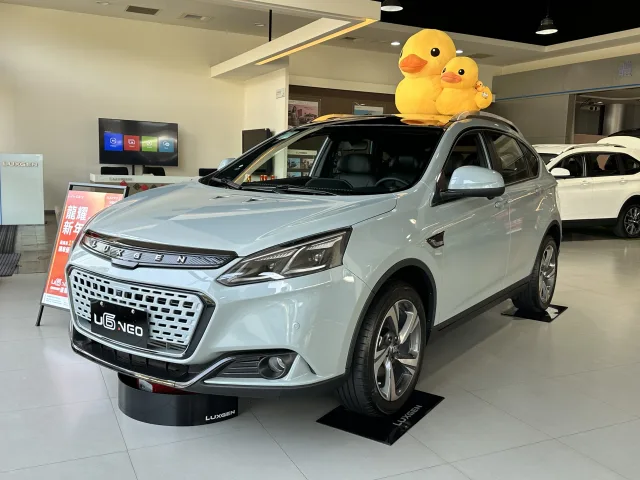 Luxgen U6 crossover — 6