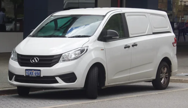 Maxus G10 minivan