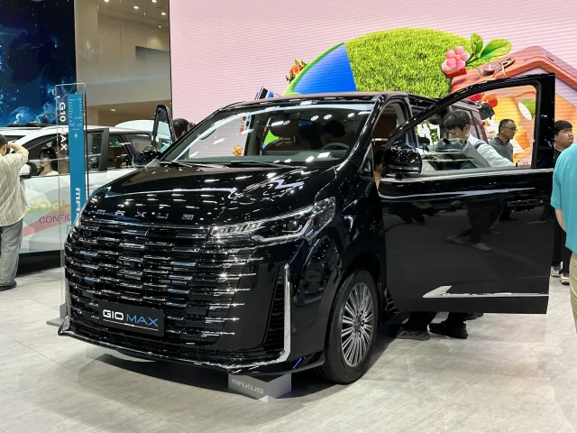 Maxus G10 minivan — 7