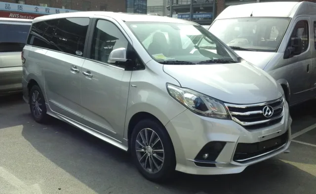 Maxus G10 minivan — 8