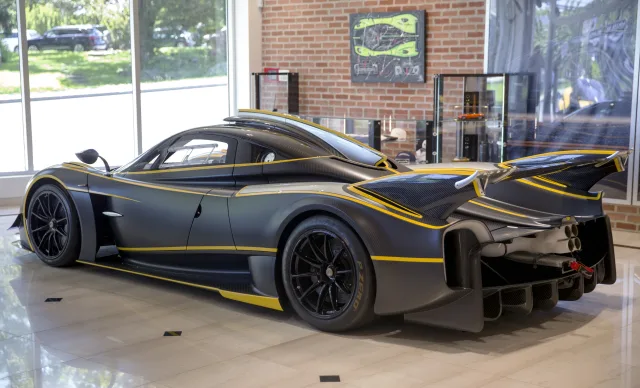 Pagani Huayra coupe — 3