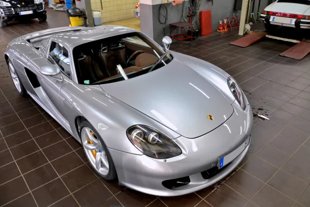 Porsche Carrera GT convertible — 8