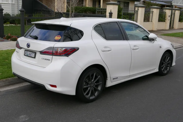 Lexus CT хетчбек — 3
