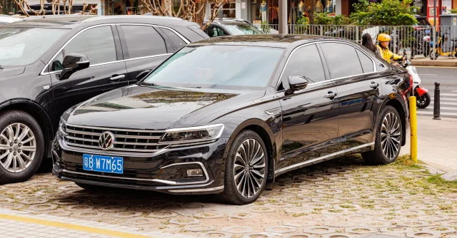 Volkswagen Phideon седан — 2
