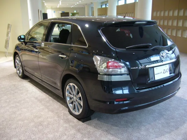 Toyota Mark X ZiO мінівен — 5