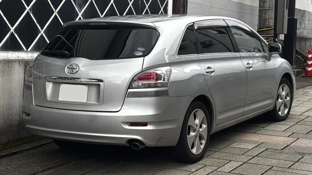 Toyota Mark X ZiO мінівен — 7