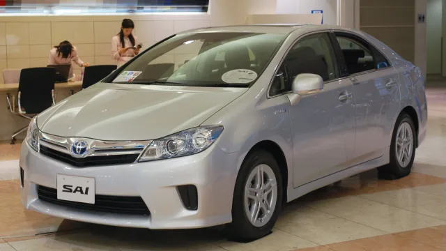 Toyota Sai седан