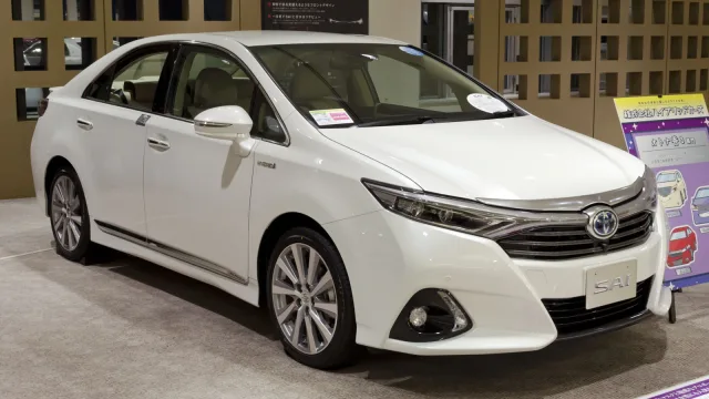 Toyota Sai седан — 3