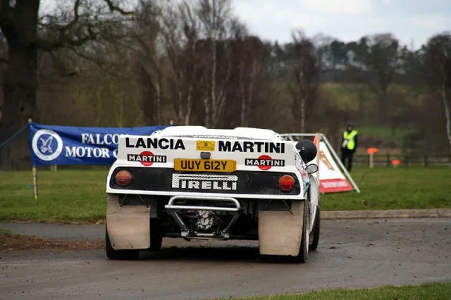 Lancia Rally 037 — 4