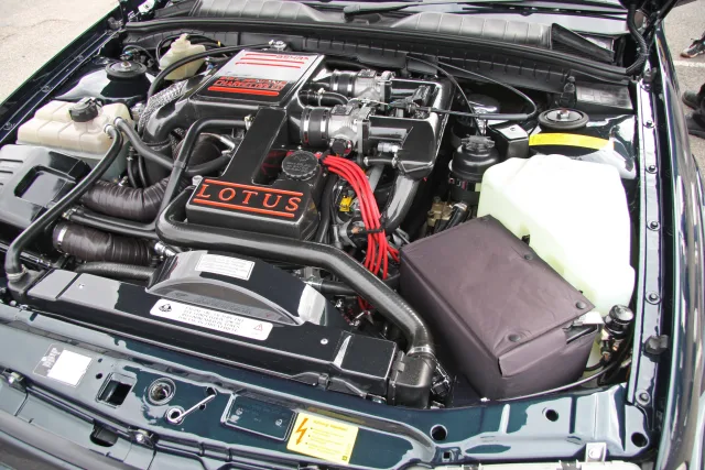 Lotus Carlton sedan — 2