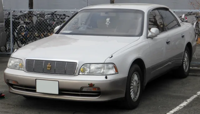 Toyota Crown Majesta (1991) седан